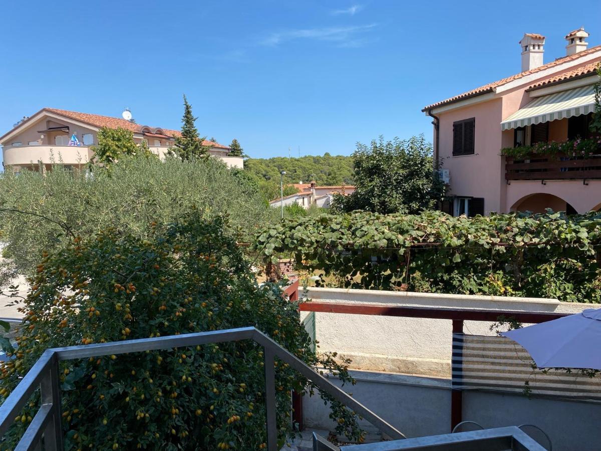 Ferienwohnung Casa Rosa Banjole Exterior foto